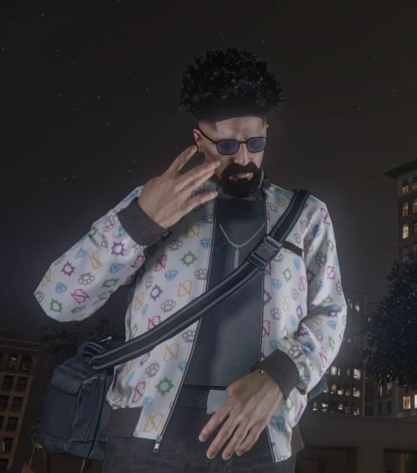 Spieler mit Bart und Sonnenbrille posiert nachts vor der Skyline